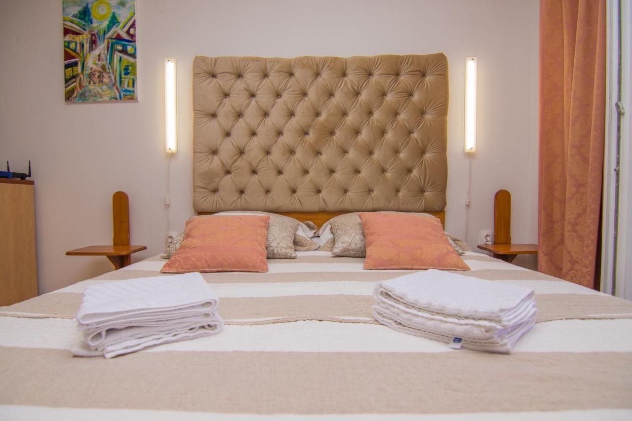Apartmani Villa Kalinic Njivice Buitenkant foto