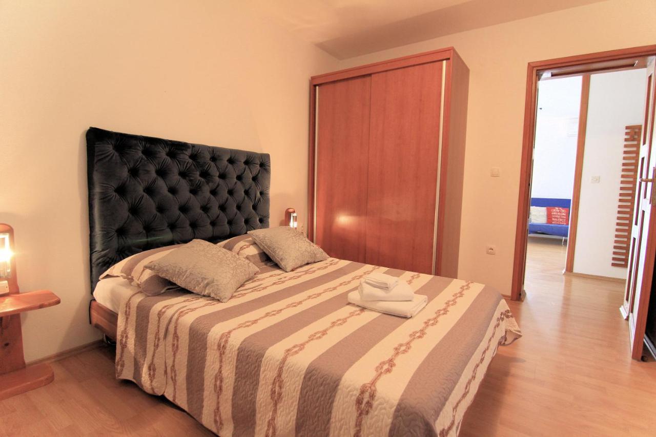 Apartmani Villa Kalinic Njivice Buitenkant foto
