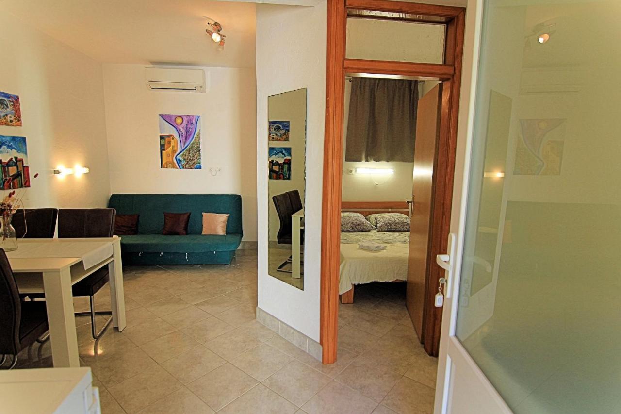 Apartmani Villa Kalinic Njivice Buitenkant foto