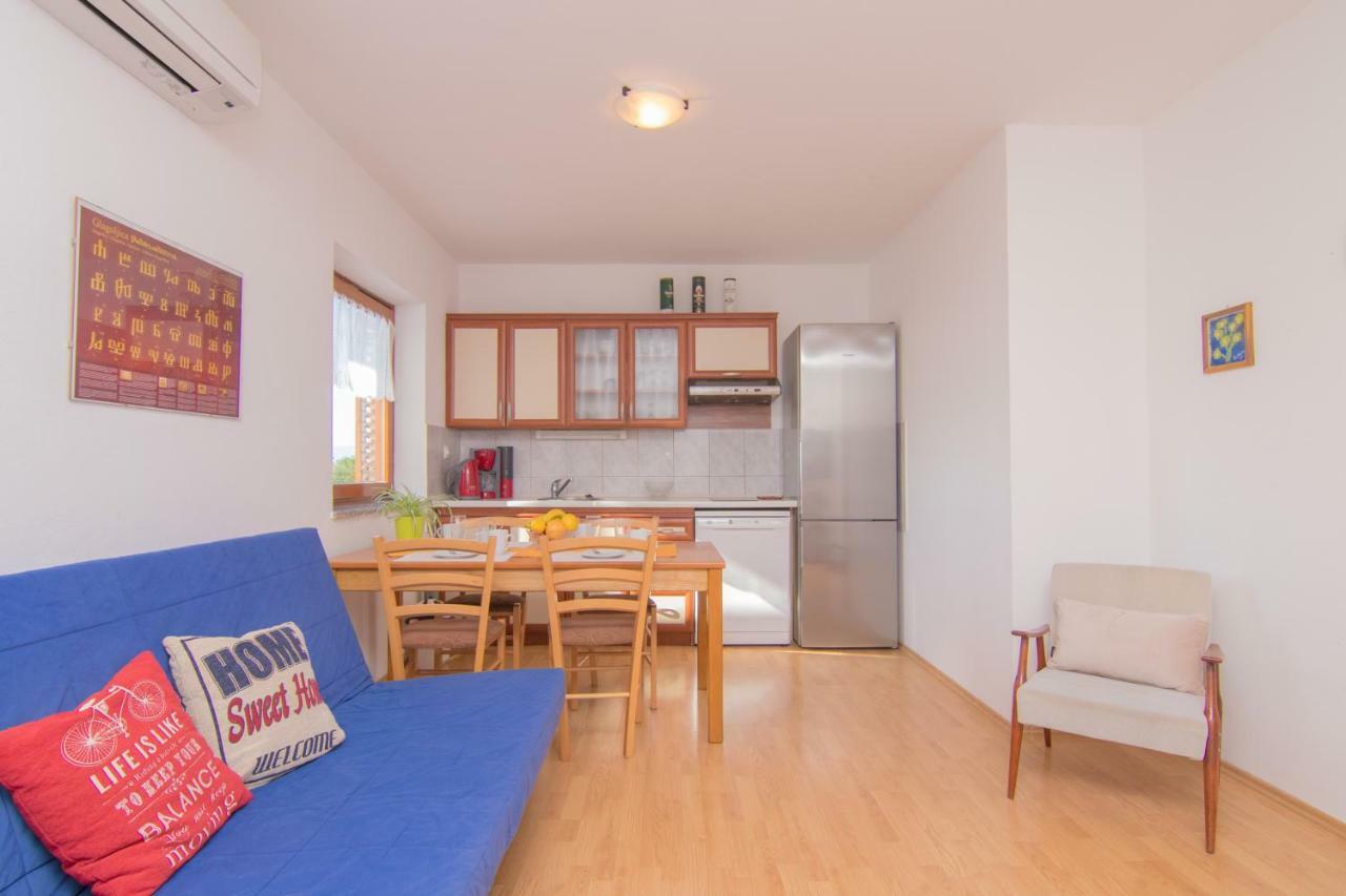 Apartmani Villa Kalinic Njivice Buitenkant foto