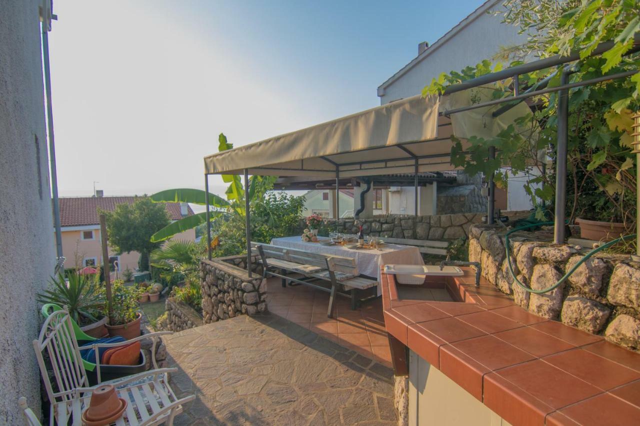 Apartmani Villa Kalinic Njivice Buitenkant foto