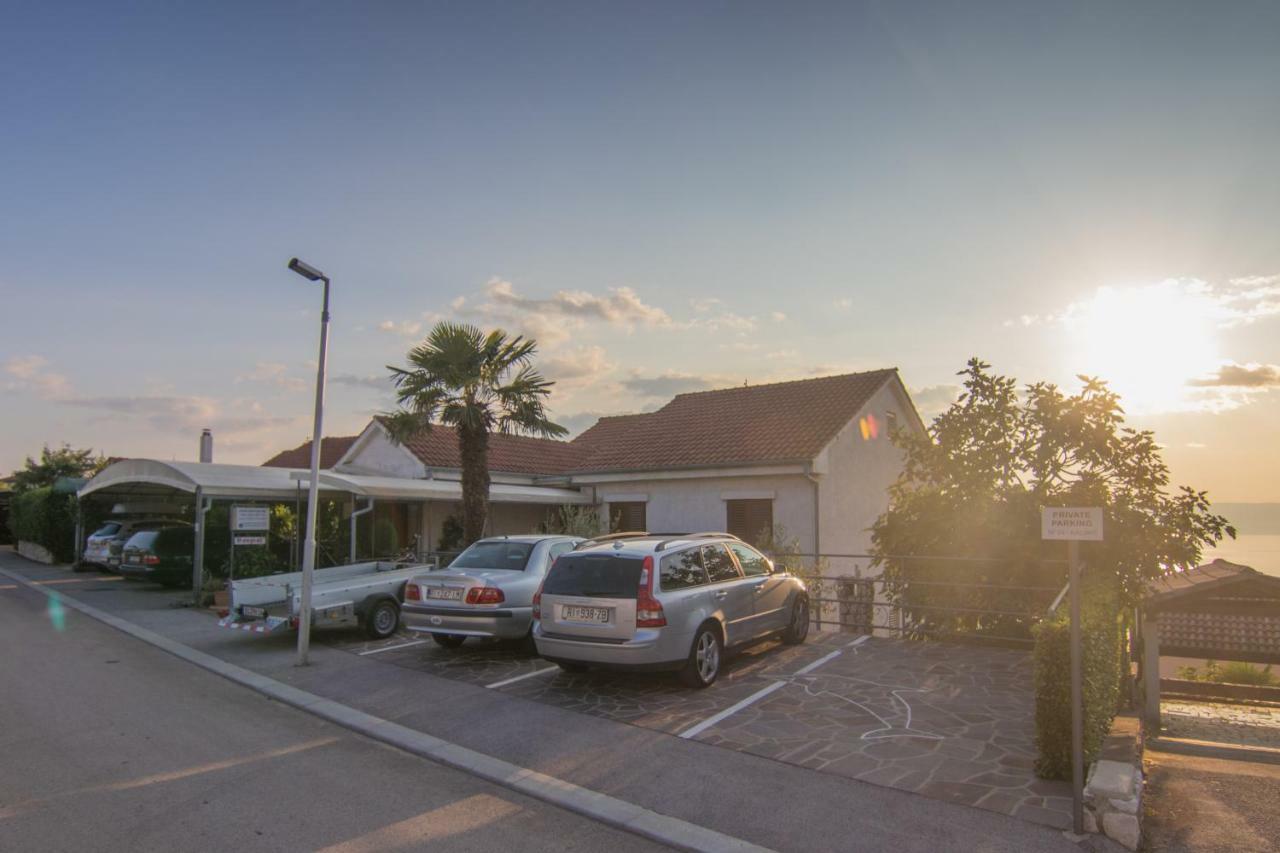 Apartmani Villa Kalinic Njivice Buitenkant foto