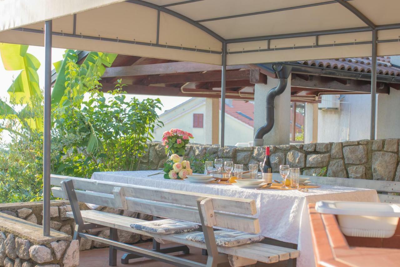 Apartmani Villa Kalinic Njivice Buitenkant foto