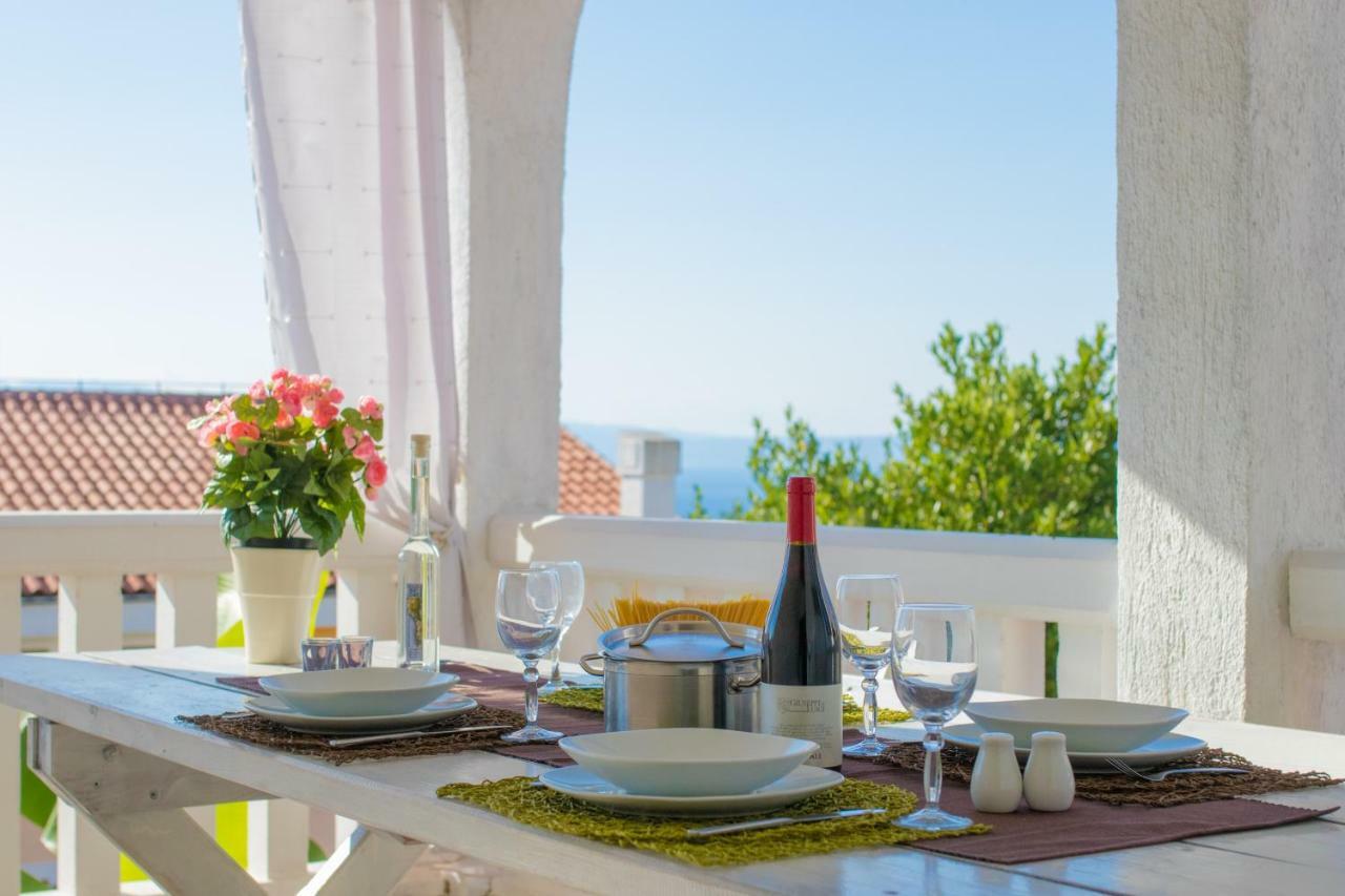 Apartmani Villa Kalinic Njivice Buitenkant foto