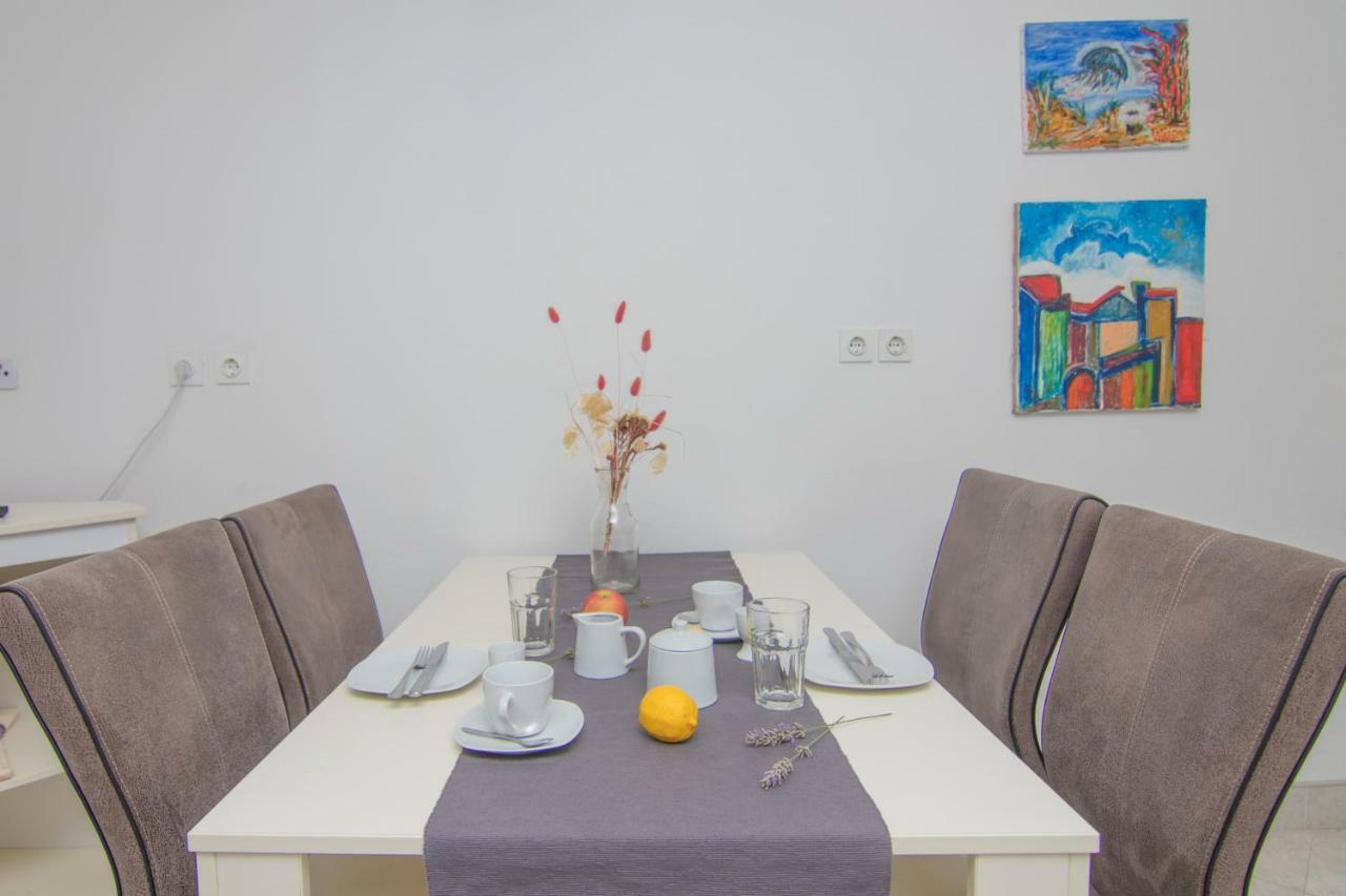 Apartmani Villa Kalinic Njivice Buitenkant foto